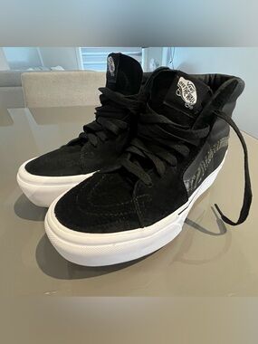 Vans Men's Black High-Top Skate Sneakers/booties for colder weather